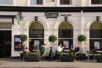 Henry's Cafe Bar