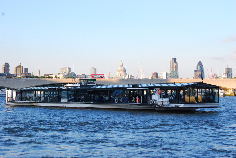 Bateaux London - Departing From Embankment Pier