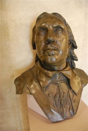 Warwick Way - Oliver Cromwell Bust Inside The Jewel Tower