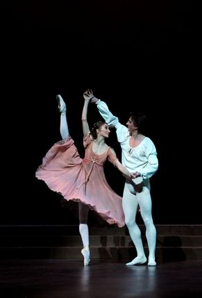 English National Ballet: Romeo & Juliet - © Annabel Moeller - Daria Klimentova as Juliet and Vadim Muntagirov as Romeo