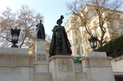 The Mall - Queen Mother & George VI Memorial