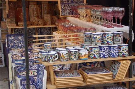 Piccadilly Market (forecourt of Saint James\'s Church) Piccadilly Market (forecourt of Saint James\'s Church)