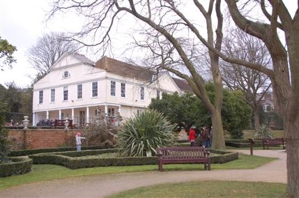 Lauderdale House