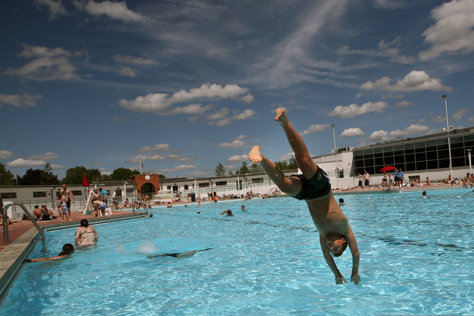 London Swimming Lidos And Outdoor Pools Londontown Com