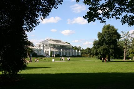 Kew Gardens (Royal Botanic Gardens) Kew Gardens (Royal Botanic Gardens)