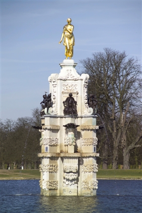 Park Way - The Diana Fountain - © Andy Lane Park Way - The Diana Fountain - © Andy Lane