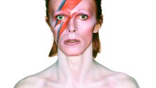 Album cover shoot for Aladdin Sane 1973.  - Photograph by Brian Duffy © Duffy Archive
