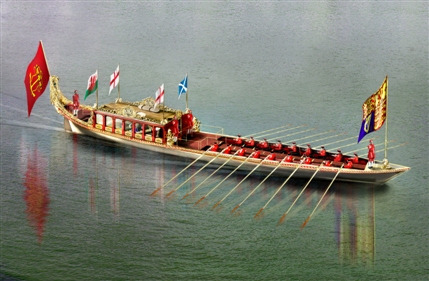 Thames Diamond Jubilee Pageant - Gloriana Roya lRowbarge