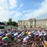 Olympic Road Race passes Buckingham Palace