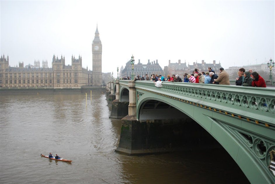 Devizes to Westminster International Canoe Race - (c) Peter Hutchison Image from LondonTown.com Devizes to Westminster International Canoe Race - (c) Peter Hutchison