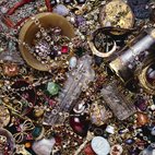 The Cheapside Hoard: London's Lost Jewels hotels title=