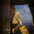 One Man, Two Guvnors hotels title=