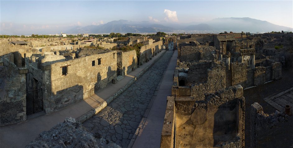 Life and death in Pompeii and Herculaneum - Pompeii, Bay of Naples, Italy, 2012. Copyright Soprintendenza Speciale per i Beni Archeologici di Napoli e Pompei / Trustees of the British Museum