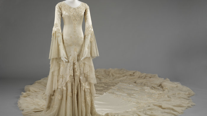 Silk satin wedding dress designed by Norman Hartnell 1933 given and worn by Margaret, Duchess of Argyll (c) Victoria and Albert Museum, London