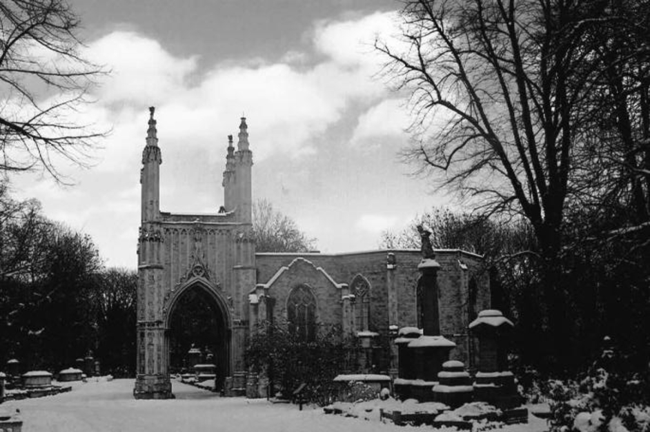 Nunhead Cemetery - Anglican chapel, photo (c) Carole Tyrrell