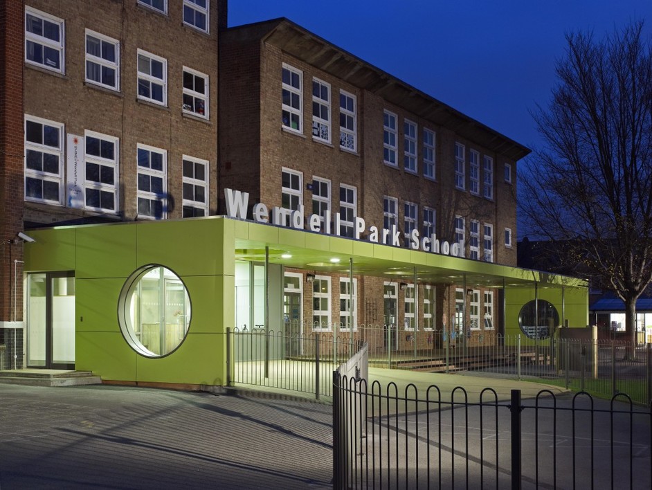 Wendell Park Primary School - Wendell Park School, photo courtesy of dMFK, photographer David Churchill
