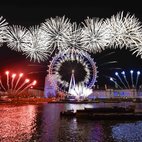 London New Year's Eve Fireworks hotels title=