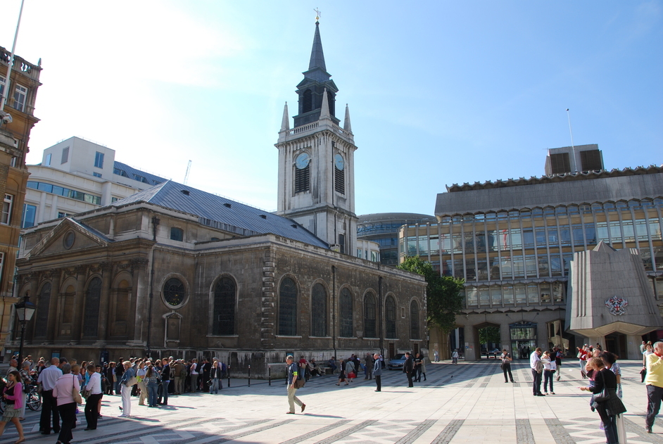 Guildhall Yard - St Lawrence Jewry courtyard