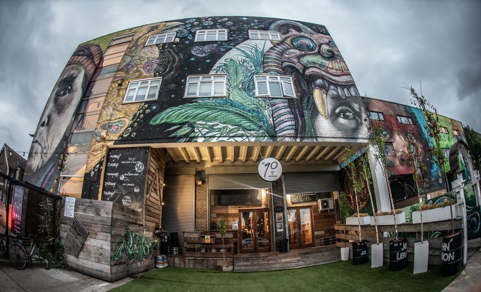 Number 90 Bar & Restaurant